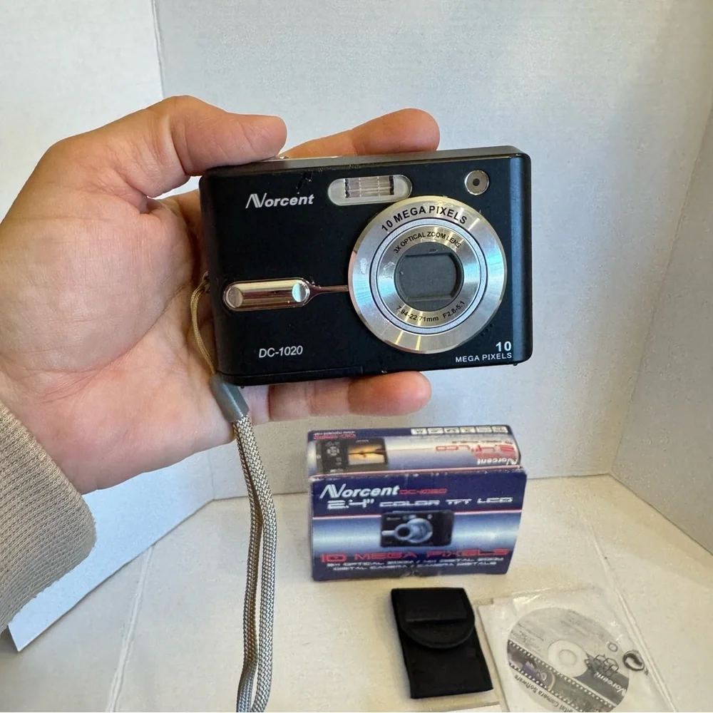 Norcent DC-1020 Digital Camera 10 Megapixel with 2.4